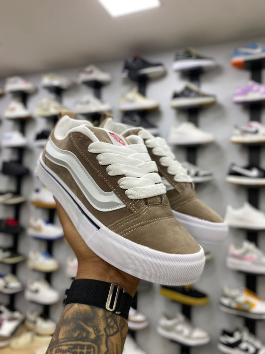 Vans Knu School