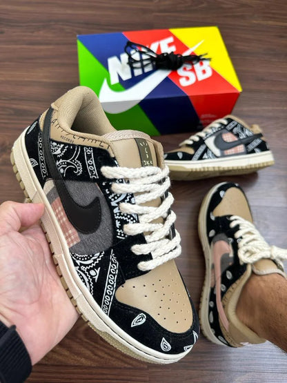 Nike Dunk Low cactus x Travis Scott