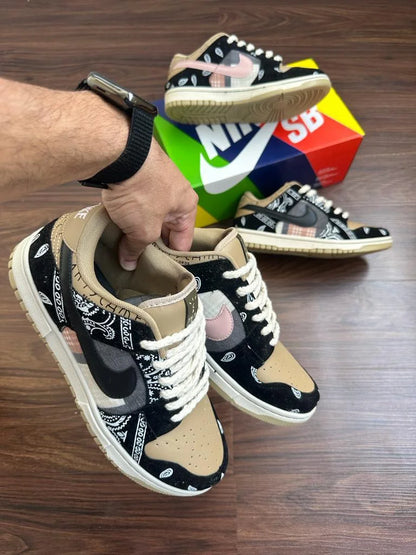 Nike Dunk Low cactus x Travis Scott