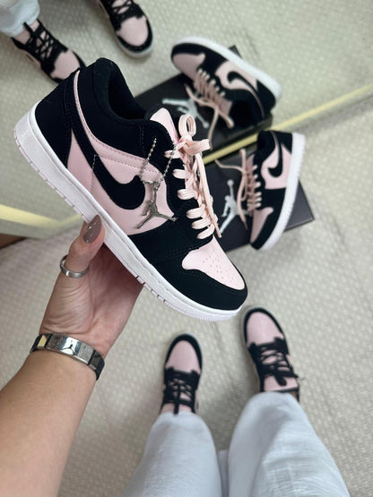 Jordan Low Black & Pink