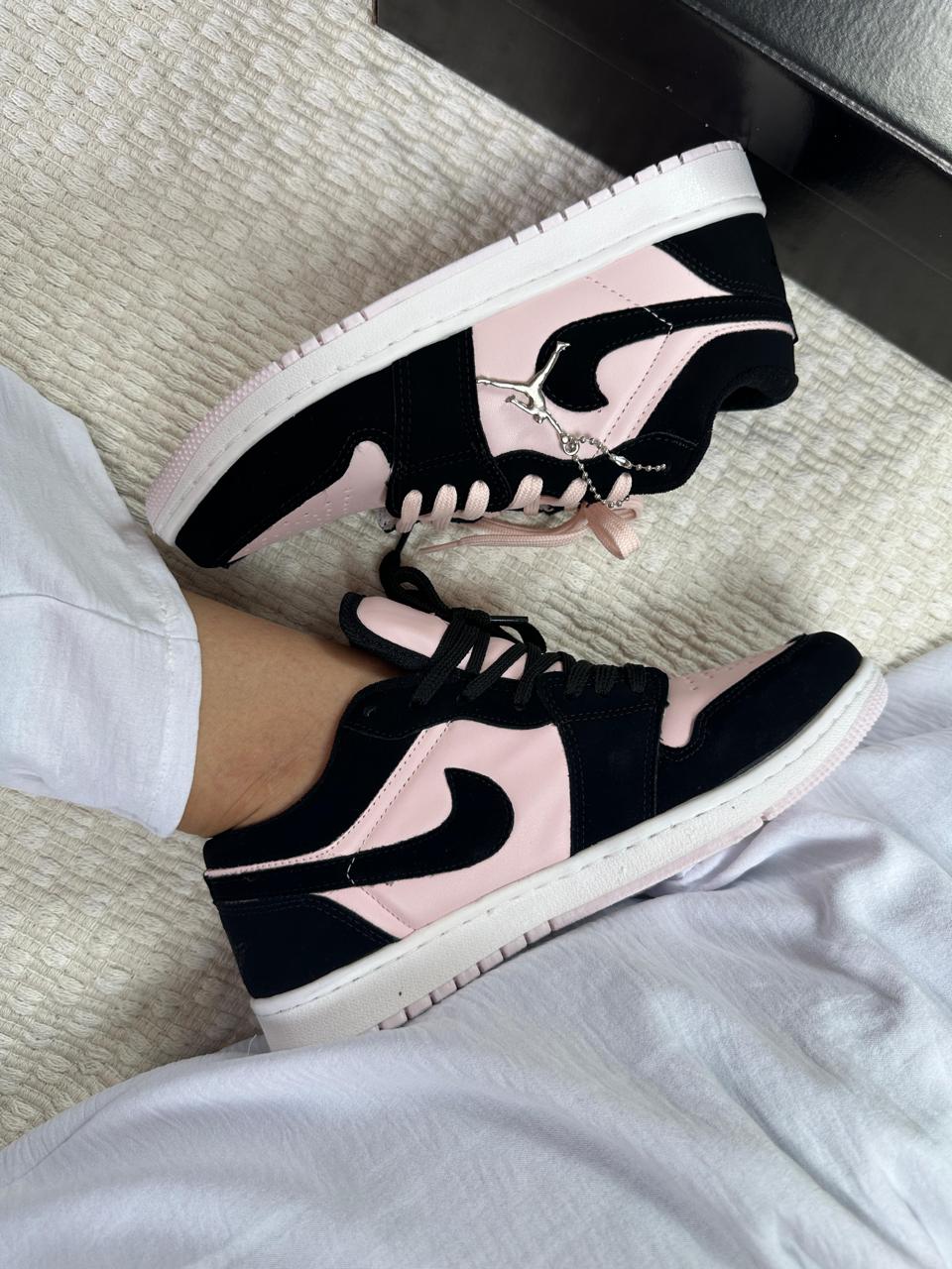 Jordan Low Black & Pink