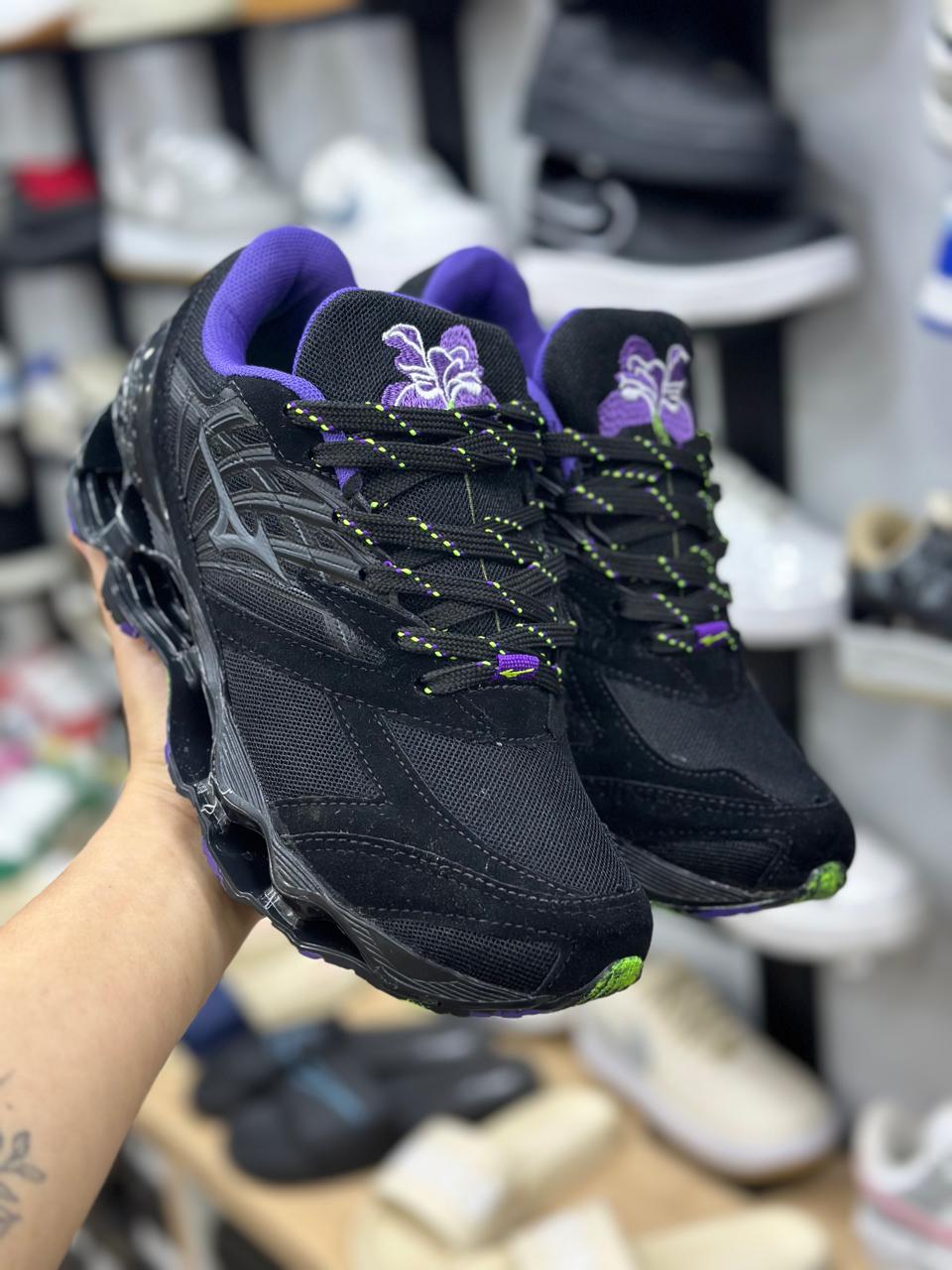 Mizuno Wave Prophecy 8