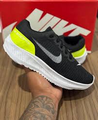 Nike Revolution 5