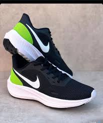 Nike Revolution 5