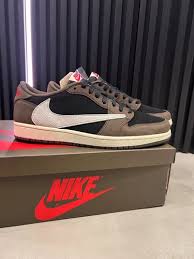 Air Jordan 1 Low Travis Scott