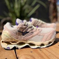 Mizuno Wave Prophecy LS
